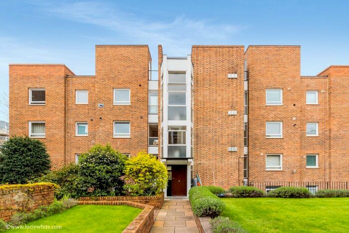 2 Bedroom Flat To Rent In Church Road, Richmond, TW10