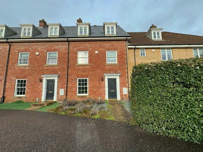 4 Bedroom Town House To Rent In Lord Nelson Drive, NR5