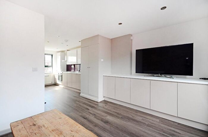 1 Bedroom Flat To Rent In Dun Fields, Sheffield, S3