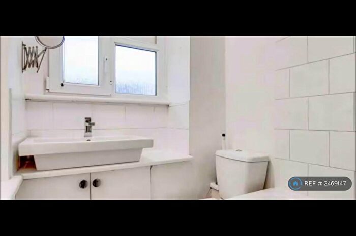 1 Bedroom Flat To Rent In Macclesfield House, London, EC1V