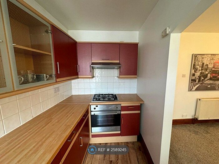 2 Bedroom Flat To Rent In Didsbury, Manchester, M20