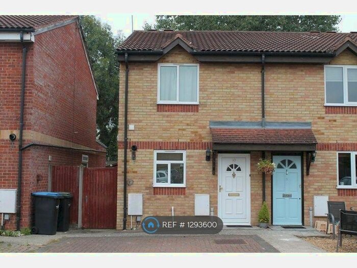 2 Bedroom End Of Terrace House To Rent In Bressey Avenue, Enfield EN1