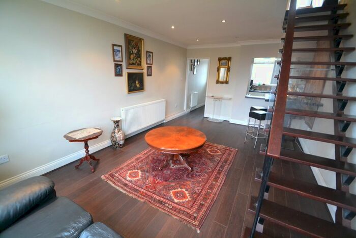 2 Bedroom Flat To Rent In Heath Royal, Putney, SW15