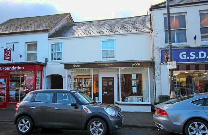 2 Bedroom Flat To Rent In Holsworthy, Devon, EX22