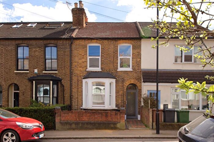 2 Bedroom Flat To Rent In Barclay Road, London, E17