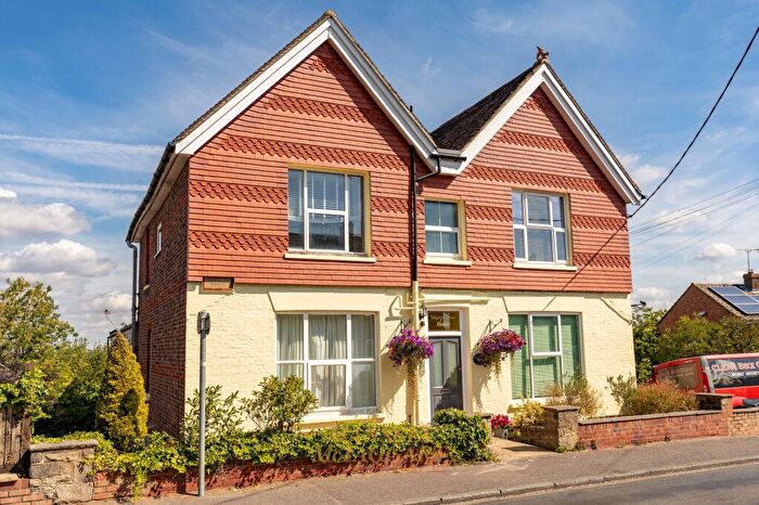 1 Bedroom Flat For Sale In Top Road, Sharpthorne, RH19