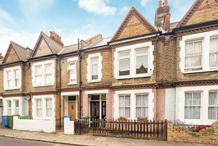 2 Bedroom Flat To Rent In Aylesbury Road, Elephant Amp; Castle, SE17