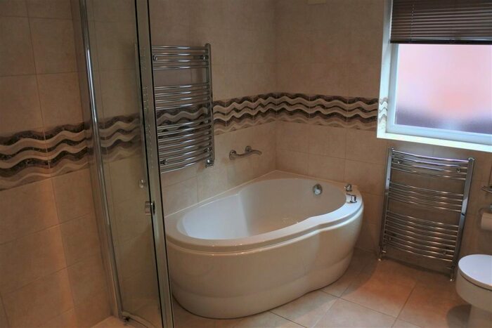 3 Bedroom Detached Bungalow To Rent In Daylesford Crescent, Cheadle, SK8