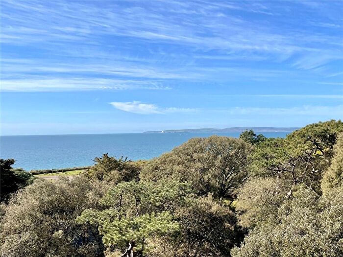 2 Bedroom Apartment For Sale In Manor Road, Bournemouth, Dorset, BH1