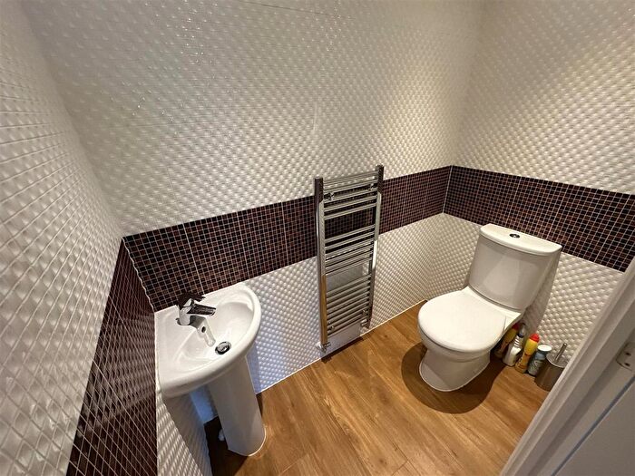 4 Bedroom Property To Rent In First Oak Drive, Clipstone, NG21