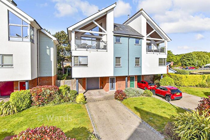 4 Bedroom Semi Detached House For Sale In Moncrieff Gardens, Hythe, Kent, CT21