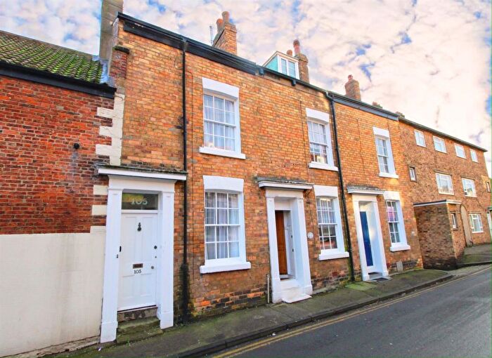 3 Bedroom Property For Sale In Longwestgate, Scarborough, YO11