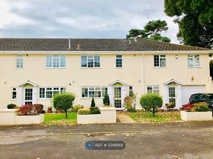 3 Bedroom Terraced House To Rent In Netherhall Gardens, Bournemouth, BH4