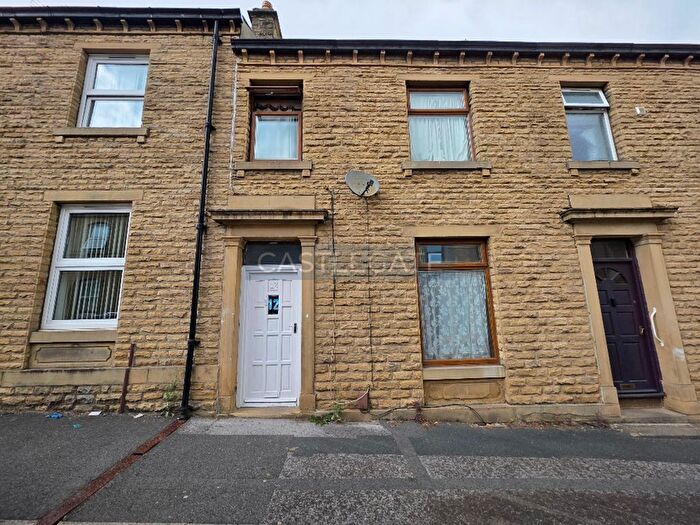 4 Bedroom Terraced House To Rent In Cecil Street, Huddersfield, West Yorkshire, HD1