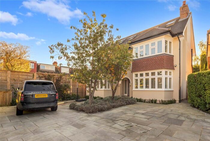 5 Bedroom Detached House To Rent In Stonehill Close, East Sheen, SW14