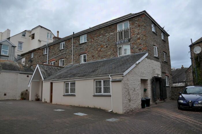 2 Bedroom Flat To Rent In King Street, Bideford, Devon, EX39