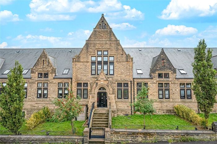 2 Bedroom Flat For Sale In Priestley Manor, Peel Street, Morley, Leeds, LS27