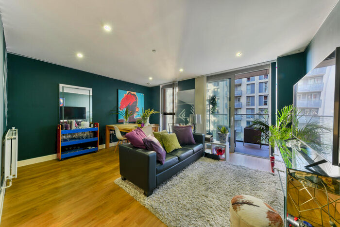 2 Bedroom Flat To Rent In Eastbourne Gardens, London, SW14