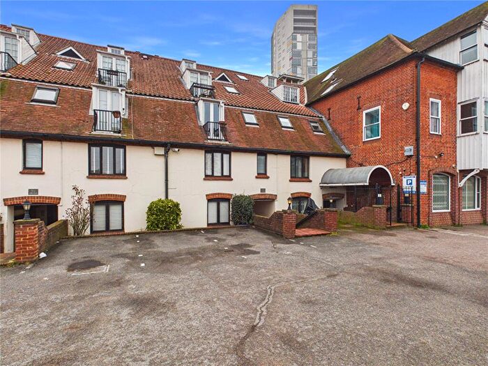 2 Bedroom Apartment For Sale In Dock Street, Ipswich, Suffolk, IP2