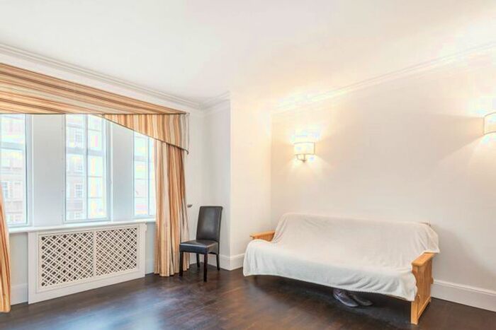 3 Bedroom Flat To Rent In Finchley Road, West Hampstead, London, NW3