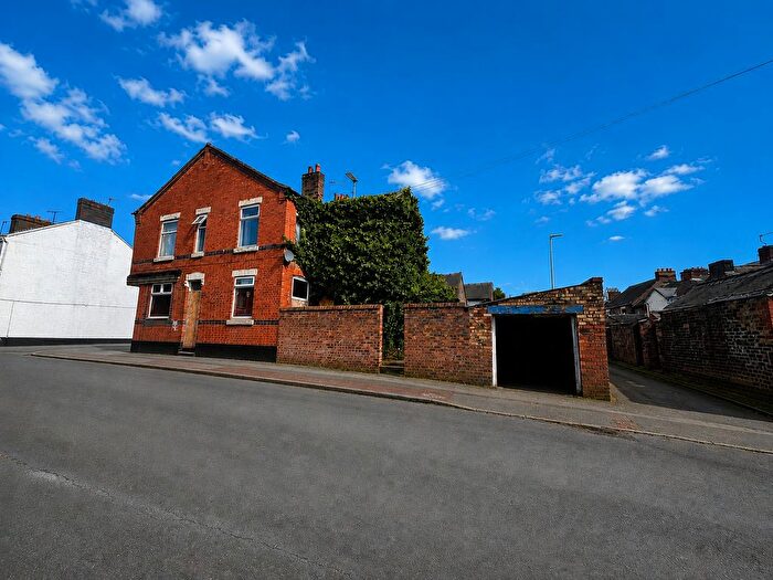 2 Bedroom Flat For Sale In Whitmore Street, Stoke-On-Trent, Staffordshire, ST1