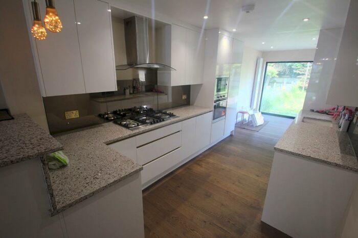 3 Bedroom Terraced House To Rent In Ragstone Road, Slough, Berkshire, SL1