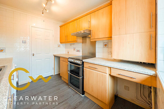2 Bedroom Flat To Rent In Canterbury Gardens, Salford, M5