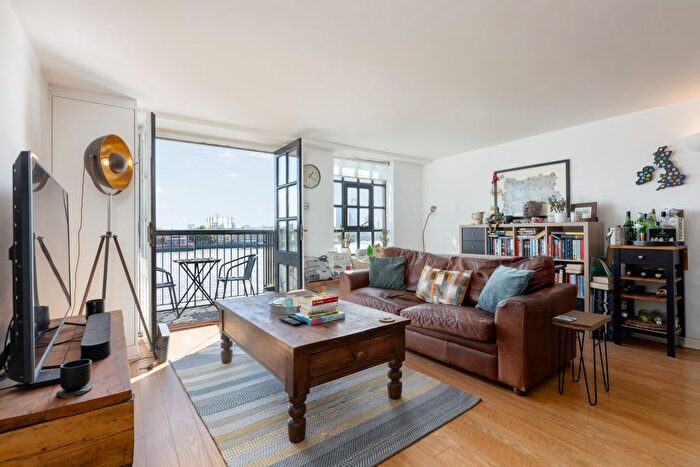 1 Bedroom Flat For Sale In Merchant Court, Wapping Wall, London, E1W