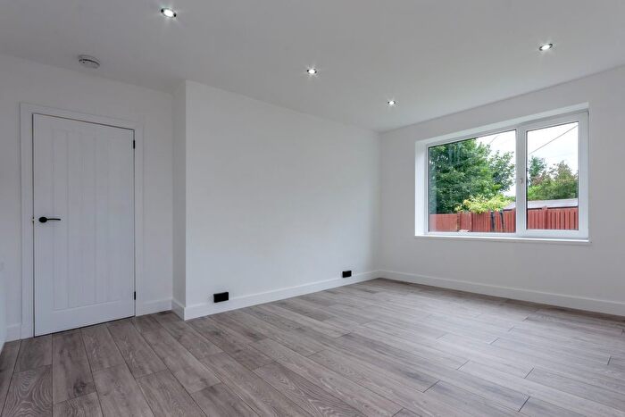 2 Bedroom Flat For Sale In Burnbrae Crescent, Mastrick, Aberdeen, AB16