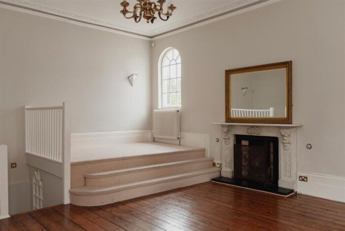 4 Bedroom House To Rent In Wray Park Road, Reigate, RH2