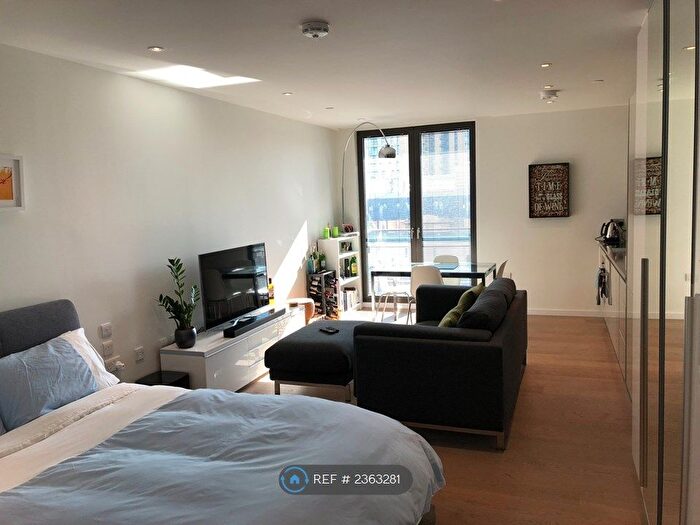 Studio To Rent In St. Gabriel Walk, London, SE1