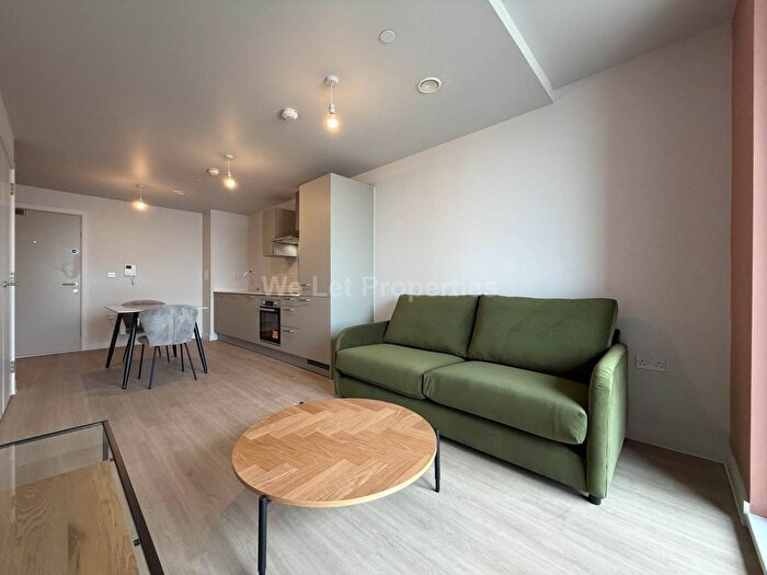 1 Bedroom Flat To Rent In Trafford Gardens, Old Trafford, M16