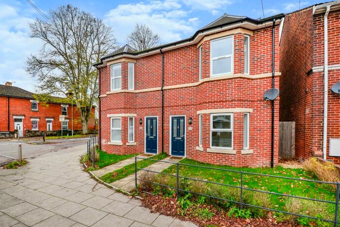 2 Bedroom End Of Terrace House To Rent In Twyford Road, Eastleigh, Hampshire, SO50