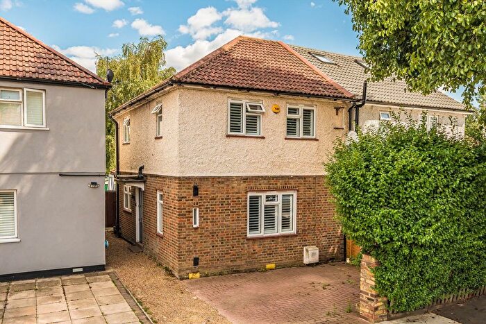 3 Bedroom Semi Detached House For Sale In Twining Avenue, Twickenham, TW2
