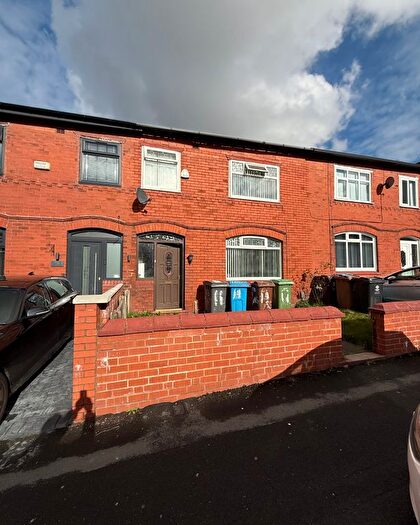 3 Bedroom Terraced House To Rent In Tunstall Road, Oldham, OL4