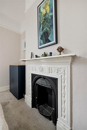 2 Bedroom Apartment To Rent In Brighton Avenue, Walthamstow, E17