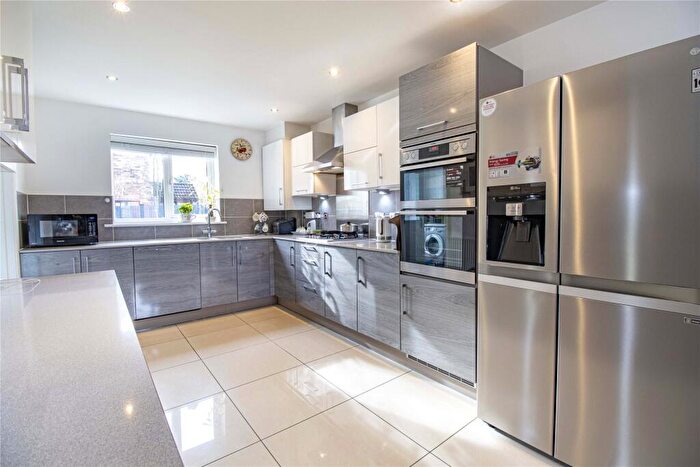 4 Bedroom Detached House To Rent In Collins Drive, Earley, Reading, Berkshire, RG6