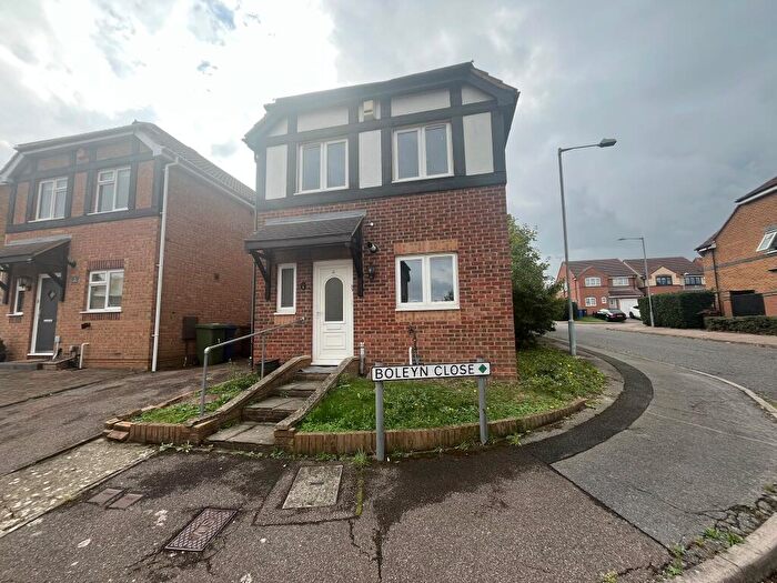 3 Bedroom Link Detached House To Rent In Boleyn Close, Chafford Hundred, RM16