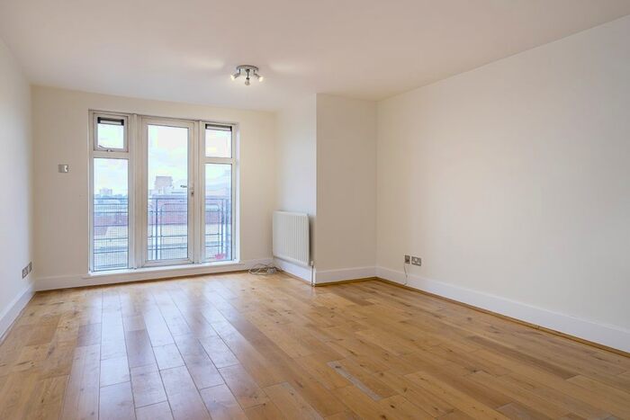 2 Bedroom Flat To Rent In Jerome Place, Kingston Upon Thames, KT1