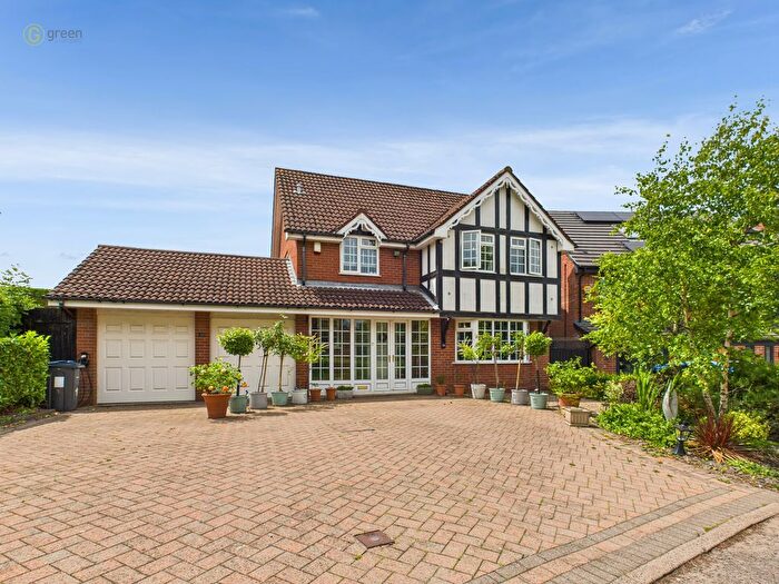 4 Bedroom Detached House For Sale In Vaughan Close, Four Oaks, Sutton Coldfield, B74
