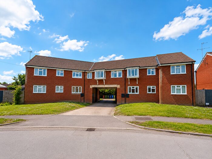 1 Bedroom Duplex For Sale In Willow Court, Intalbury Avenue, Aylesbury, Buckinghamshire, HP19