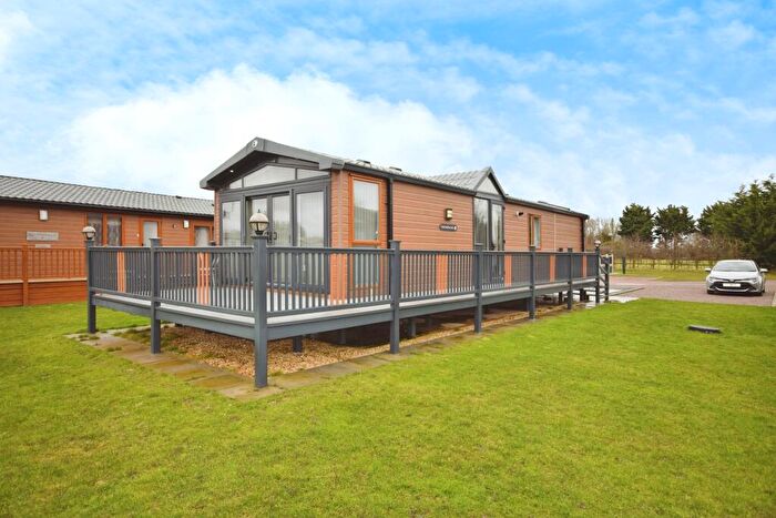 2 Bedroom Park Home For Sale In Kelsey Woods, Monksthorpe, PE23