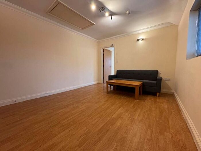 1 Bedroom Flat To Rent In Richmond Road, CF24