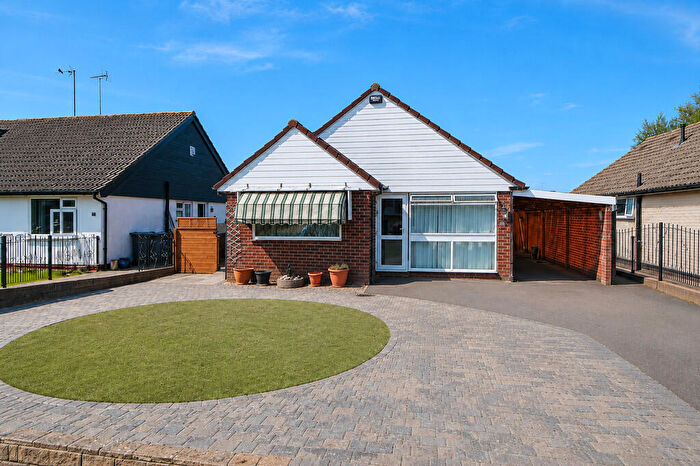 3 Bedroom Detached Bungalow For Sale In Margaret Close, Waterlooville, PO7