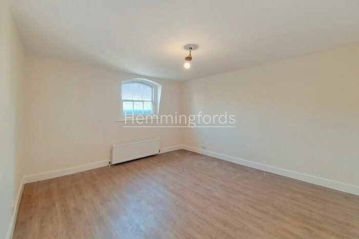 2 Bedroom Apartment To Rent In Amhurst Road, London, E8