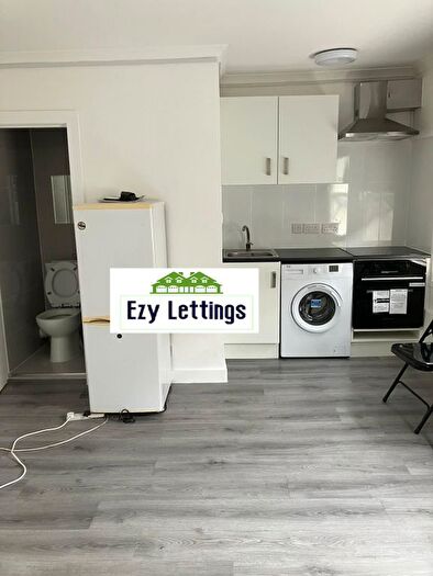 Studio To Rent In Lillie Road, Fulham, SW6