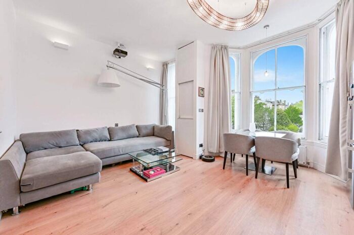 1 Bedroom Flat For Sale In Finborough Road, Chelsea, London, SW10