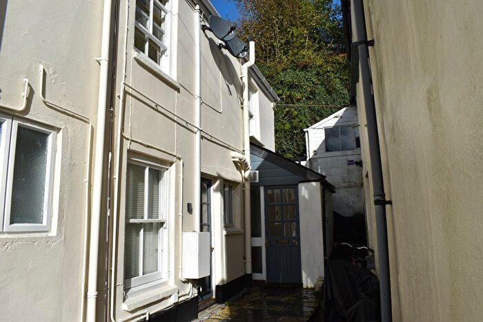 1 Bedroom Flat To Rent In St Thomas Street, Penryn, TR10