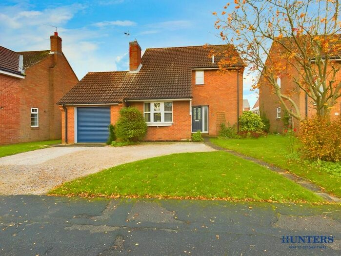 3 Bedroom Detached House For Sale In Mile End Park, Pocklington, York, YO42
