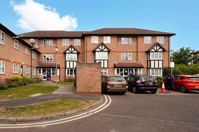 1 Bedroom Flat For Sale In Chadwell Heath Lane, Chadwell Heath, RM6